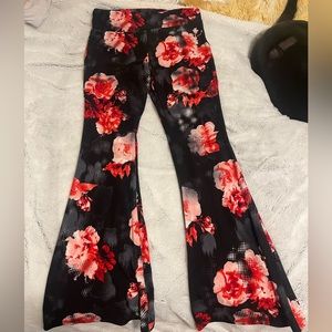 Flower stretchy pants